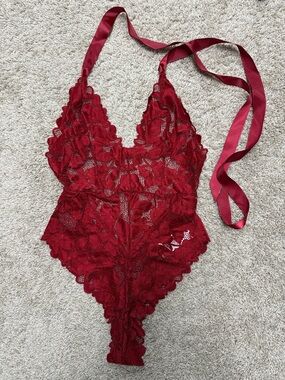Lace Halter Teddy Bodysuit - Red
💥send me an offer 💥